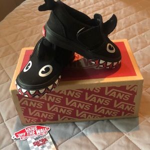 VANS shark week slip on